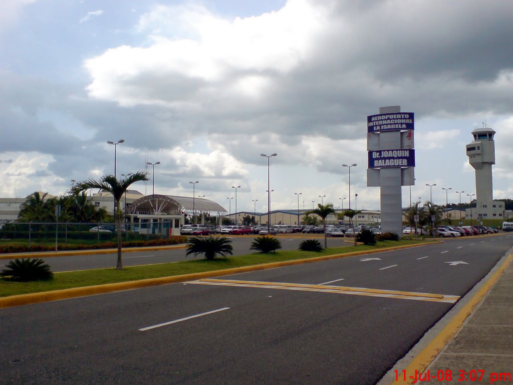 Aeropuerto Intl. Dr. Joaquin Balaguer by Cesar O. Rocha