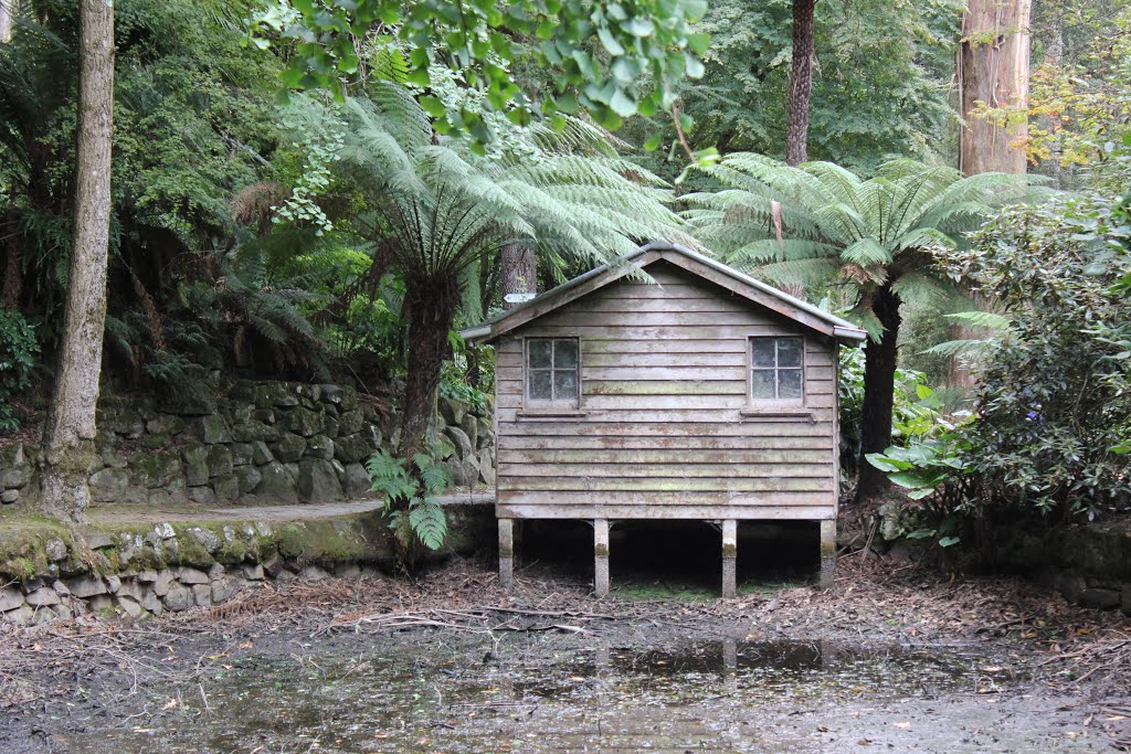 Alfred Nicholas Gardens by Camilla Johnsen