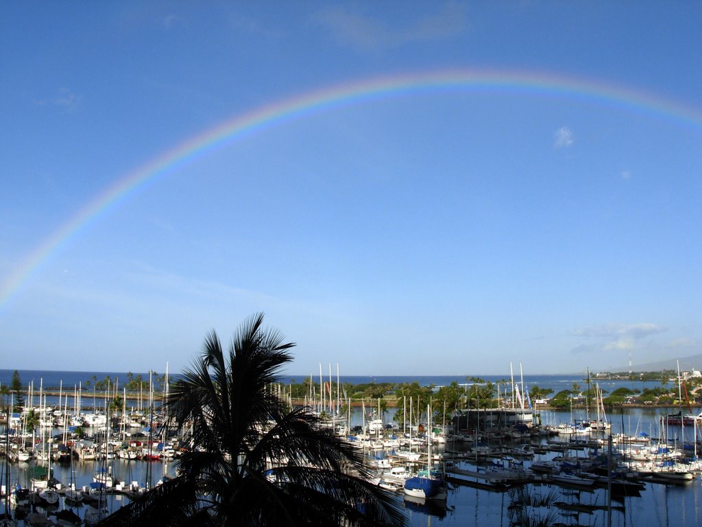 Rainbow over AlaWai Harbor by shimadatomo