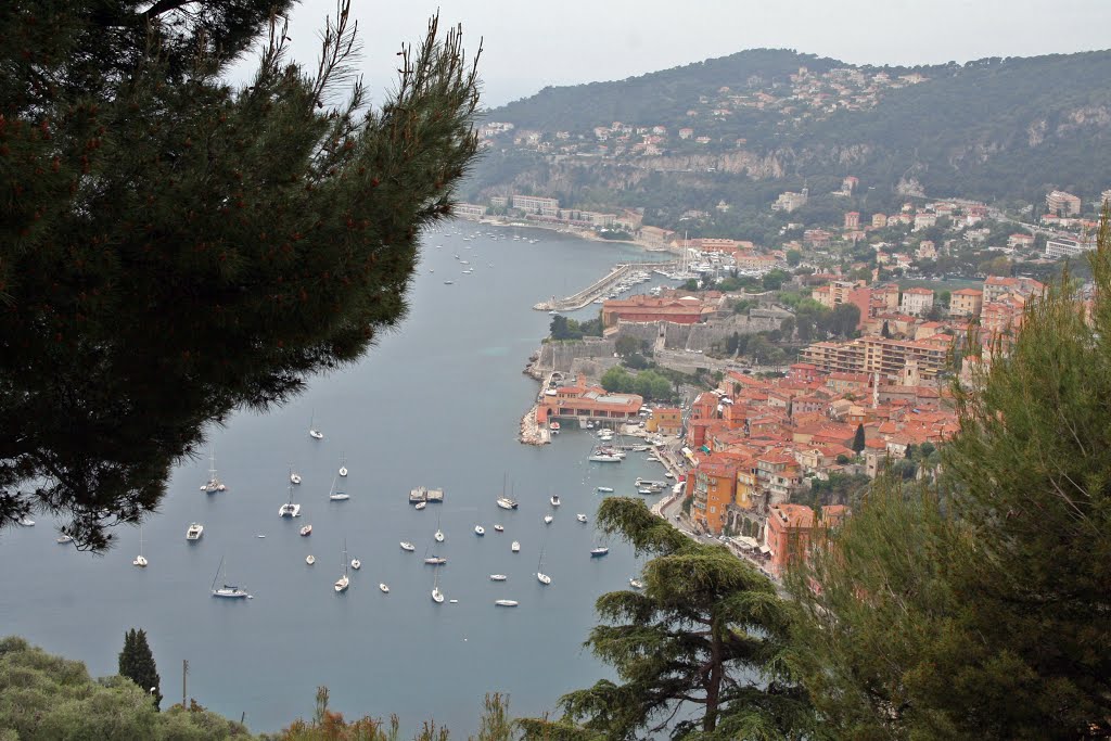 06230 Villefranche-sur-Mer, France by Михаил Бейлис