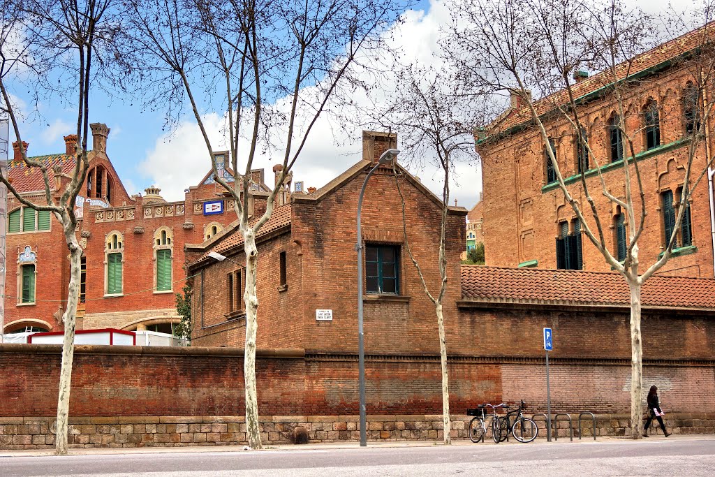 Hospital de la Santa Creu i Sant Pau by Yuri Rapoport