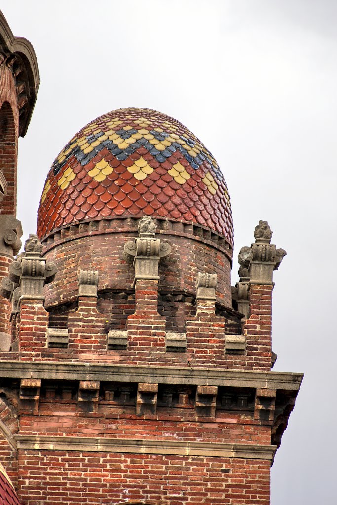 Hospital de la Santa Creu i Sant Pau by Yuri Rapoport