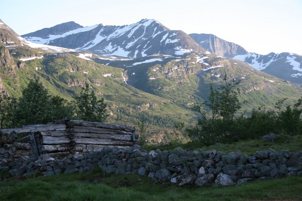 From Naustådalssetra, 1 hour walk from Kårvatn in Todalen by GK5