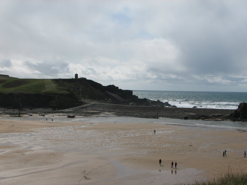 Bude Summerleaze Beach Towards Cliff 12/4/2008 by Nicky Bruce