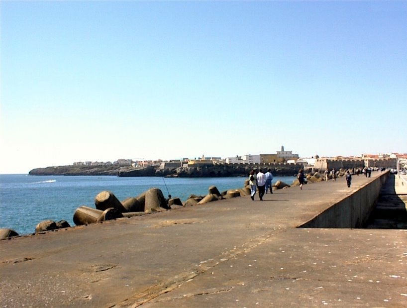 Peniche - Fortaleza vista do molhe da ribeira by Nuno Neves