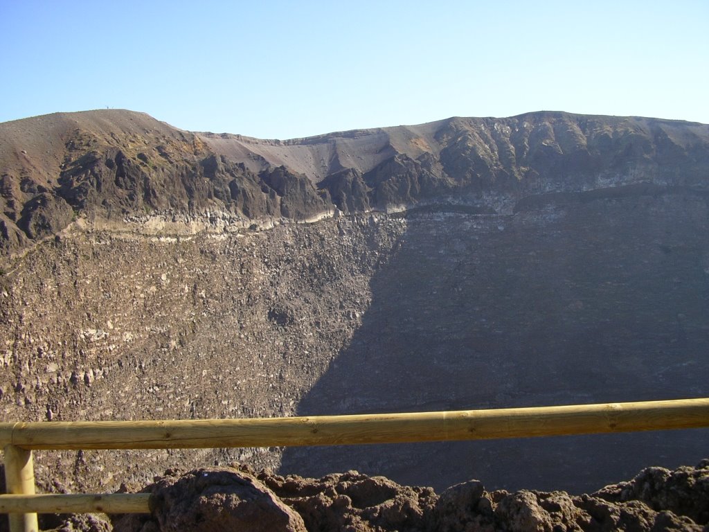 Cratere del Vesuvio by Geo S