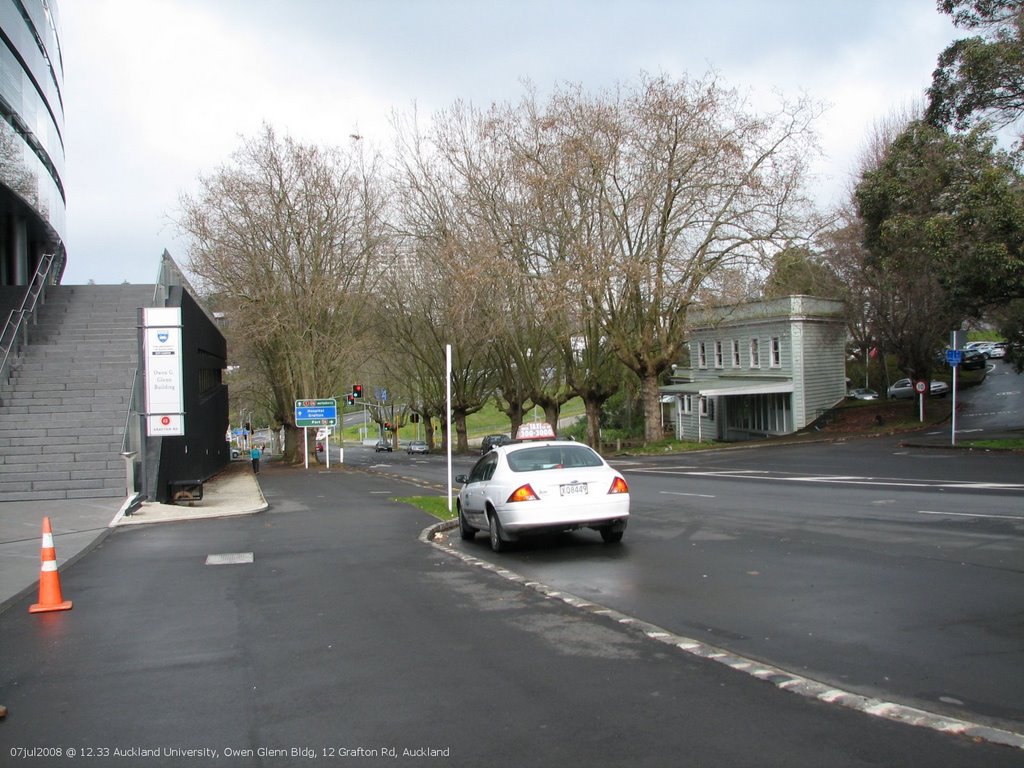 07jul2008 @ 12.33 Auckland University, Owen Glenn Bldg, 12 Grafton Rd, Auckland by junerin