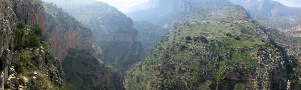 Otiñar. Pano del Cañón. by Agustin Carrillo