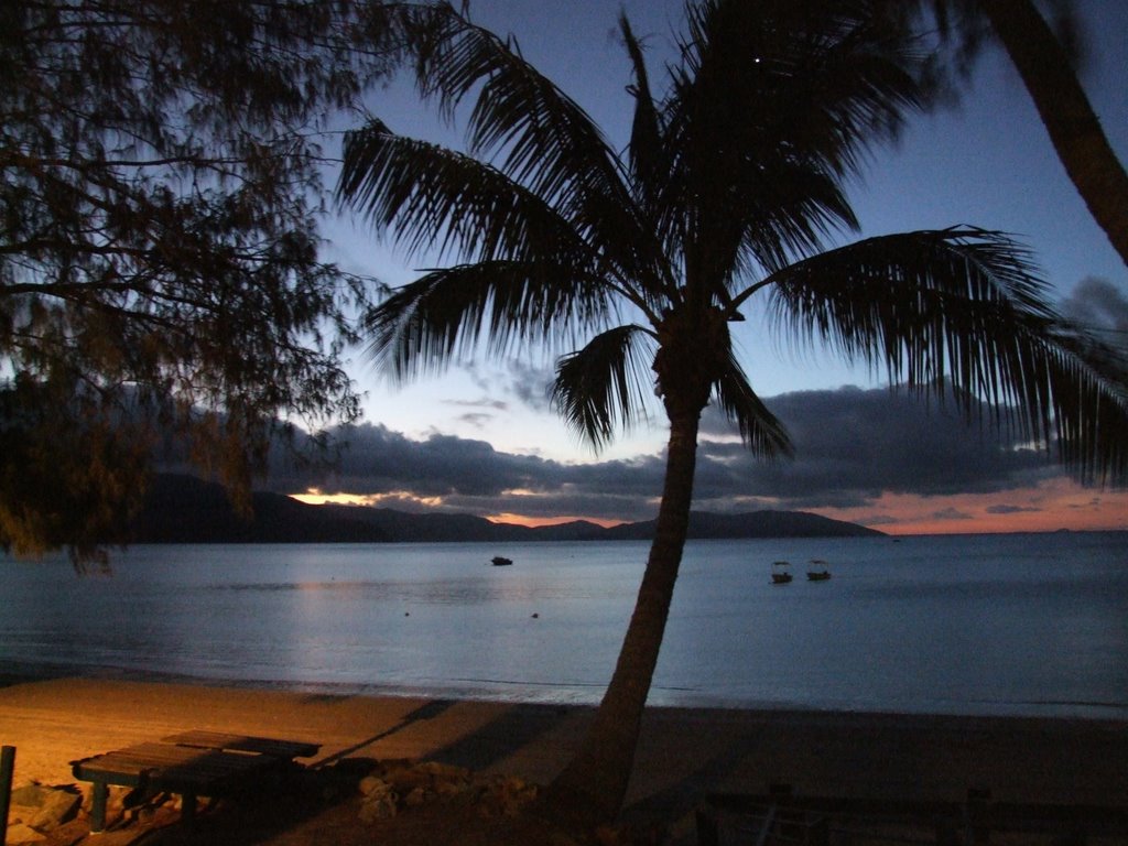 Sunset at long island QLD by dankopr