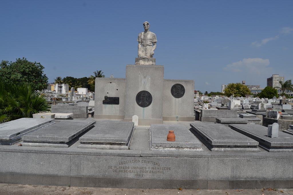 ASOCIACIÓN CRISTIANA DE PLAYER, UMPIRES Y MANEGERS DEL BASE-BOLL PROFESIONAL (1942) by CÉSAR O. GÓMEZ LÓPEZ