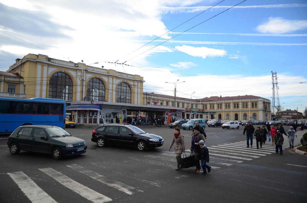 Ploiești Sud, Ploiești, Romania by Vũ Văn Việt