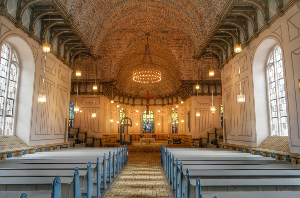 Nikolaikirche Plön by Dr. Hans Jürgen Groß