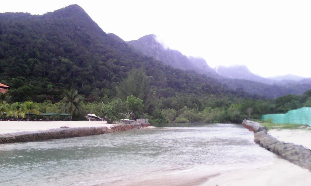 Jalan Telaga Tujuh, 07000 Langkawi, Kedah, Malaysia by Andrew J