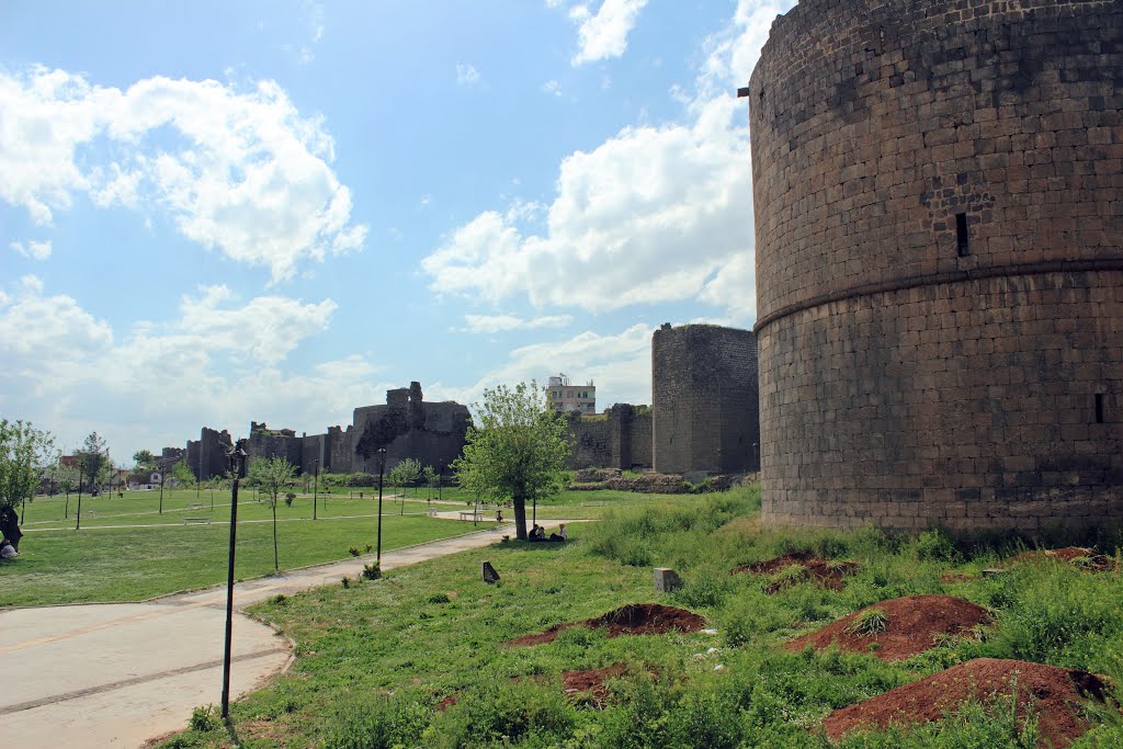 Mardinkapıdan Diyarbakır surları 2015 by ismail bjk