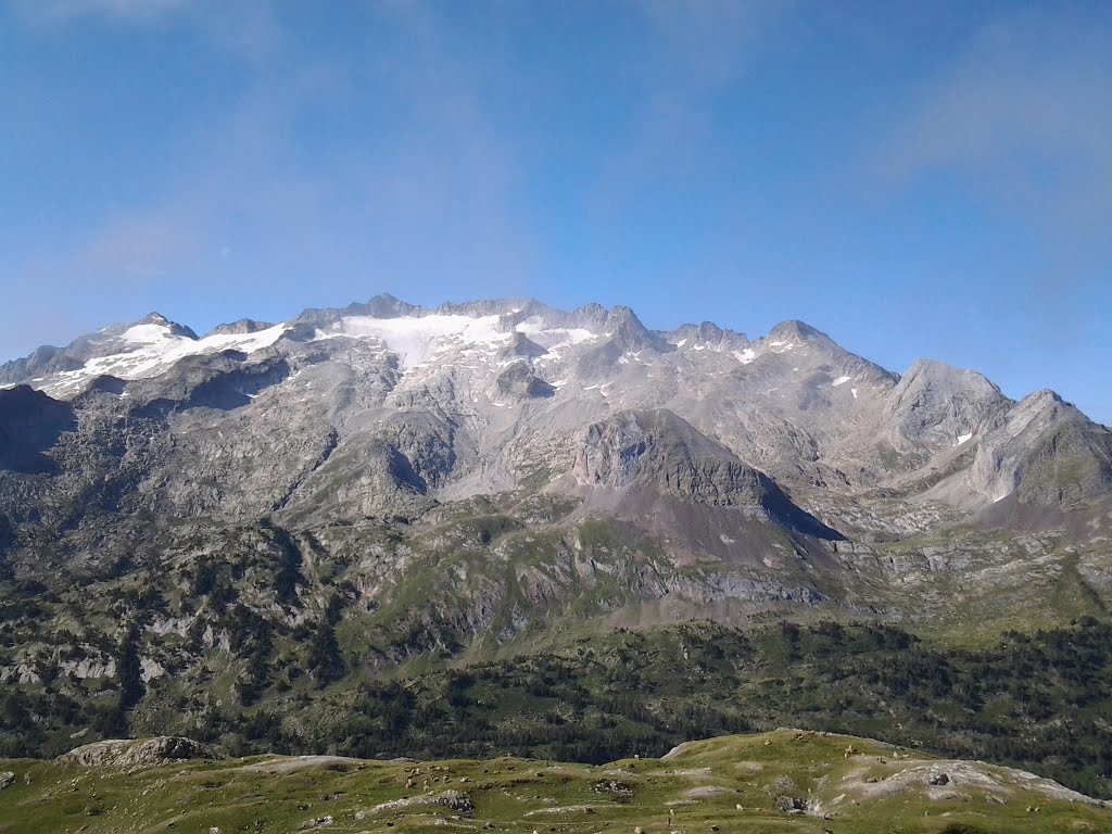 Benasque, Huesca, Spain by sylvain regamey