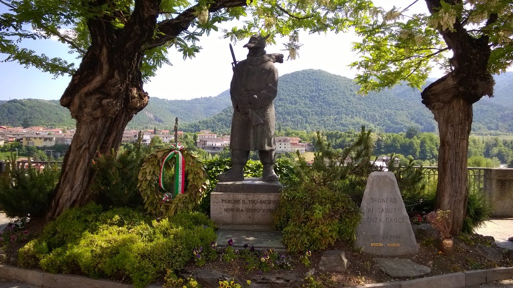 Dronero, monumento ai Caduti by Alessandro Collet