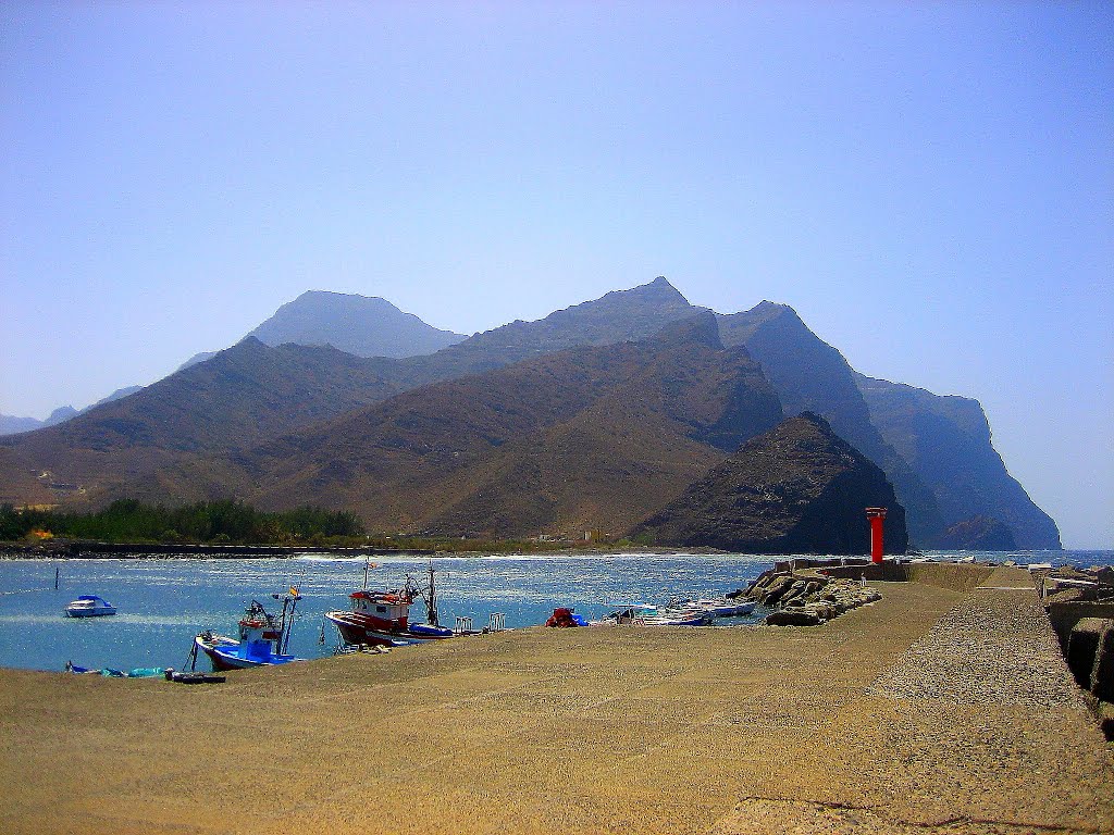 Desde el puerto de La Aldea de San Nicolas, Gran Canaria by Raul Cabrera