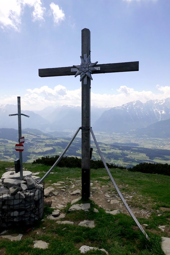 Gipfelkreuz Schlenken (1648m) Nordansicht by Daniel Gruber