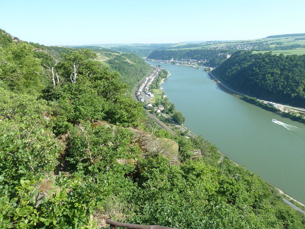 Rheinsteig von Kestert nach St Goarshausen, Blick nach St. Goarsausen und St Goar 150604 by helicop