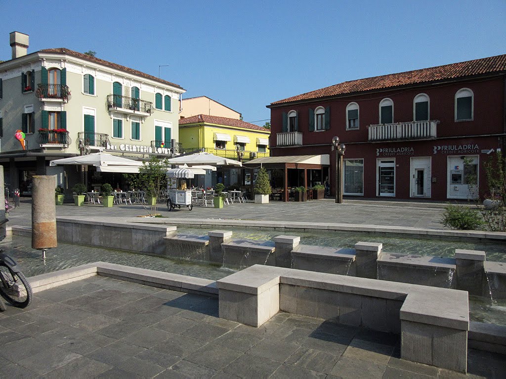 Center of Jesolo by Carmel Horowitz