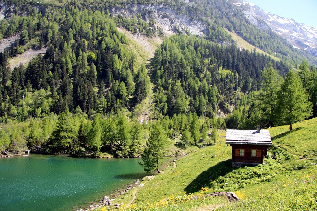 Conthey - Derborence - Lac au couleur d'émeraude by Charly-G. Arbellay