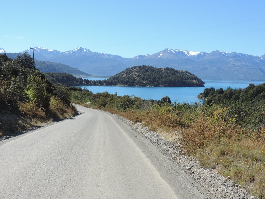 Carretera Austral y Lago General Carrera - Aysén/CHI - LS© by Lucas Scherer