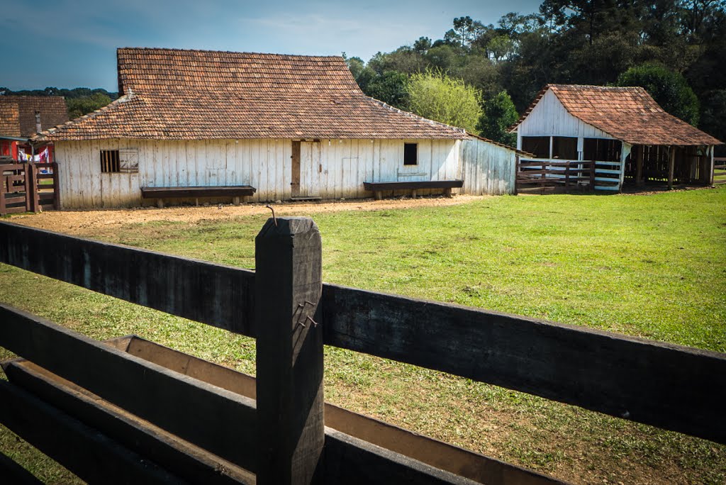 Contenda - State of Paraná, Brazil by autofocus20