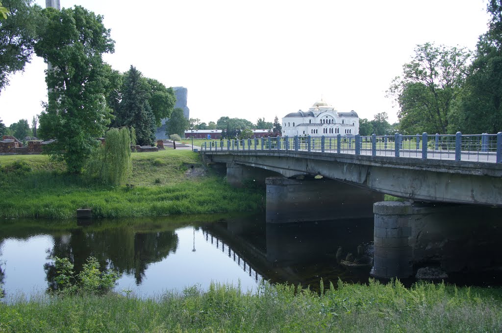 Lieninski rajon, Brest, Belarus by Сергей Маринин