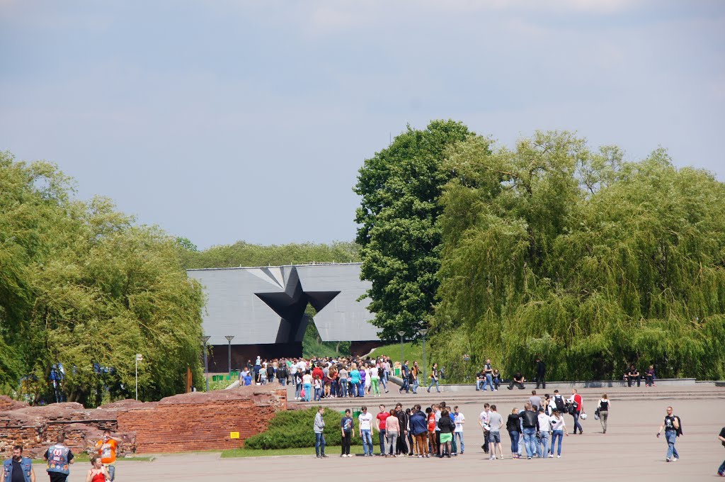 Lieninski rajon, Brest, Belarus by Сергей Маринин