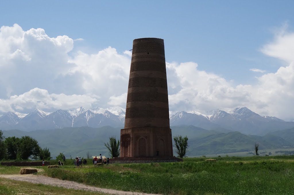 Weiter zum Burana-Turm by Andreas Behnke