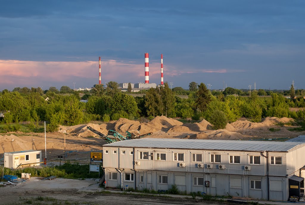 Siekierki, Warsaw, Poland by Marcin Moszczeński