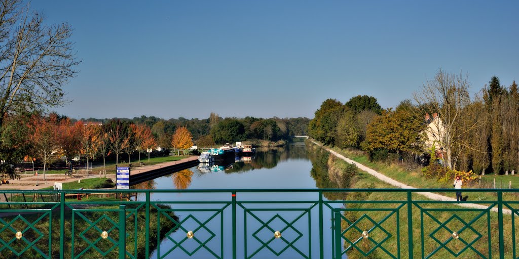 Le Guetin - pont canal, France, Octobre 2014 by Photo Guide