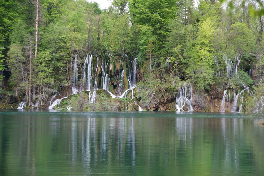 Plitvička Jezera by Taras Lebedyev