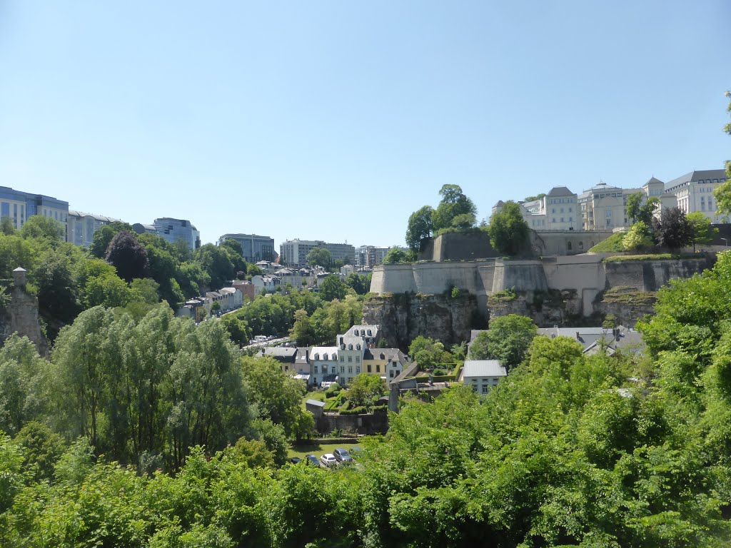 Gronn, Lëtzebuerg, Luxembourg by Nikos Sarantakos