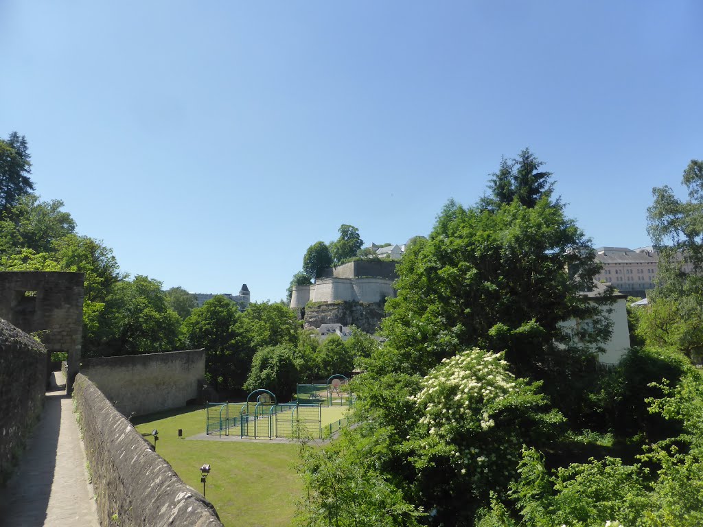 Gronn, Lëtzebuerg, Luxembourg by Nikos Sarantakos