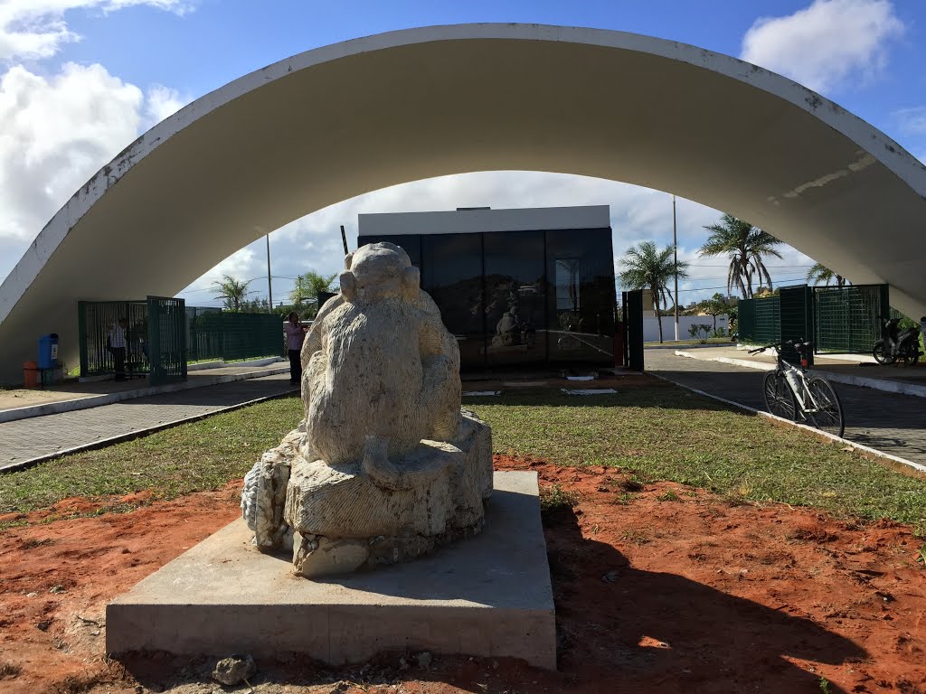 Reciclando e fazendo arte com restos de concreto. Parque da Cidade, Natal Rio Grande do Norte Brasil by Dedé de Zé Luca