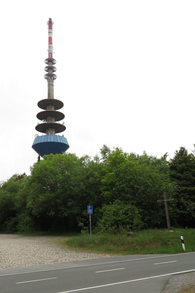 Fernmeldeturm im Eggegebirge bei Willebadessen by Christian Drescher