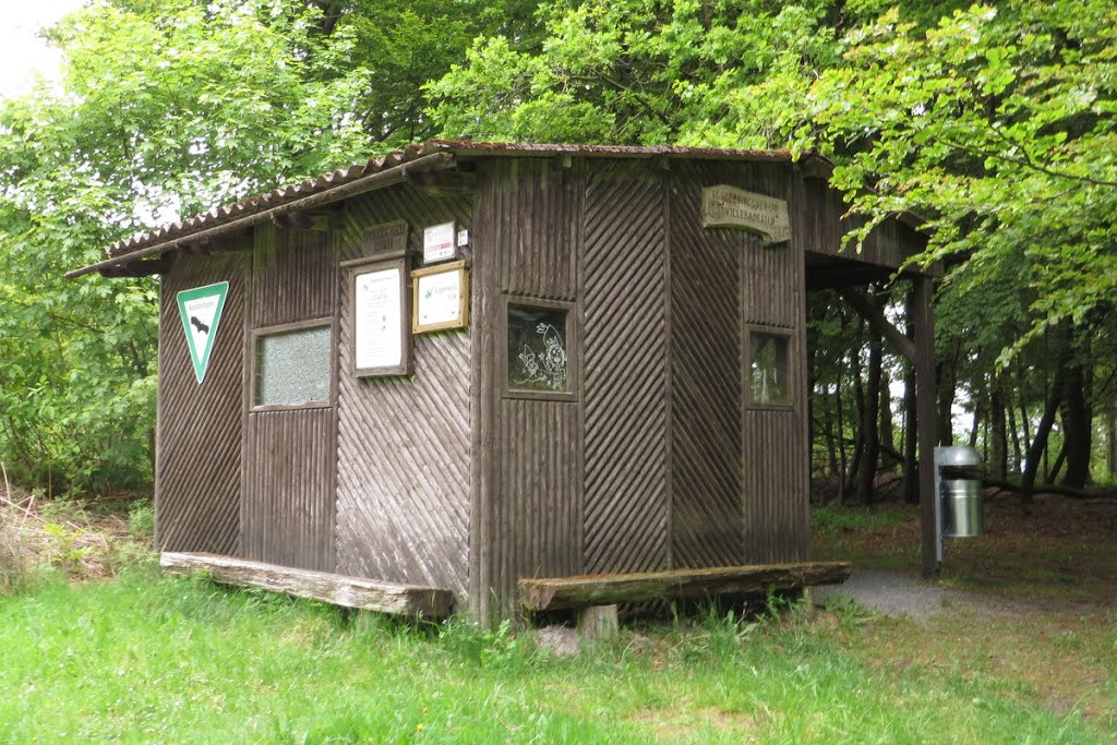 Wanderhütte des Eggegebirsgvereins am Lichtenauer Kreuz by Christian Drescher