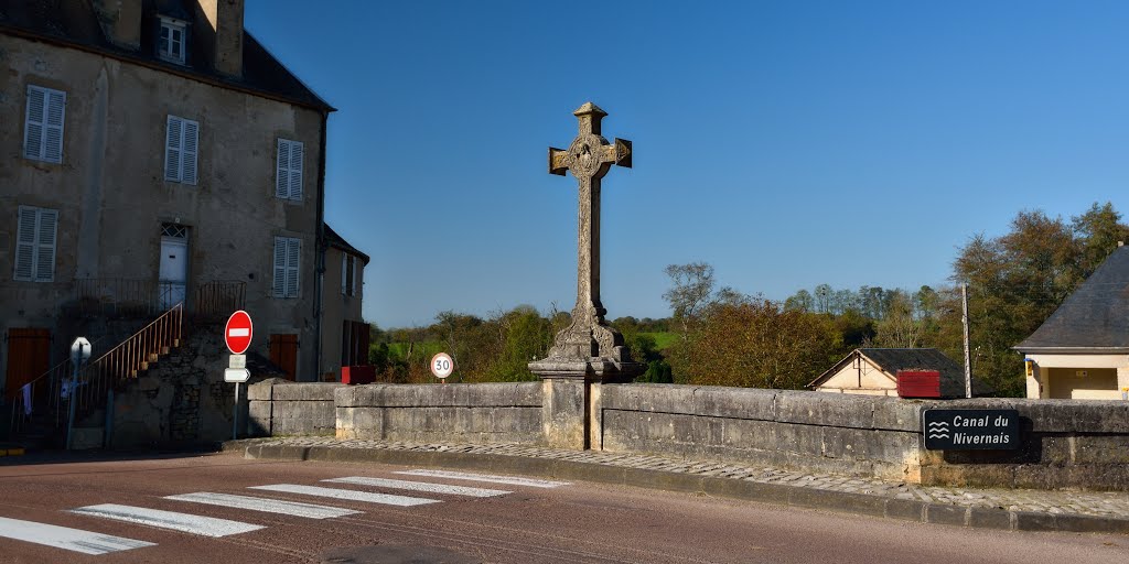 Chatillon en Bazois, France, Octobre 2014 by Canalous Guidemar