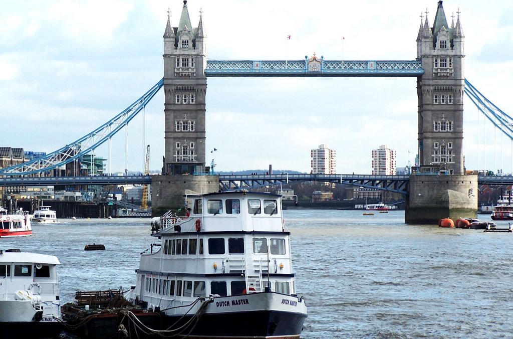 River Thames - City of London - looking towards Tower Bridge by lance k