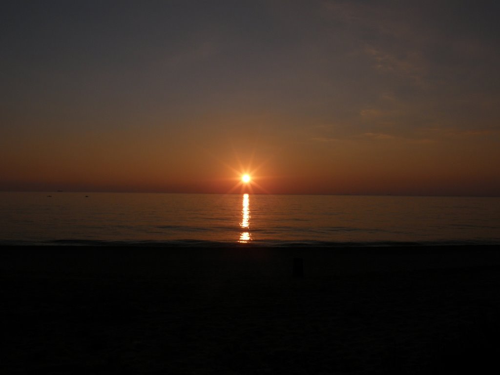 Tramonto sulla spiaggia di Palmi by superrok