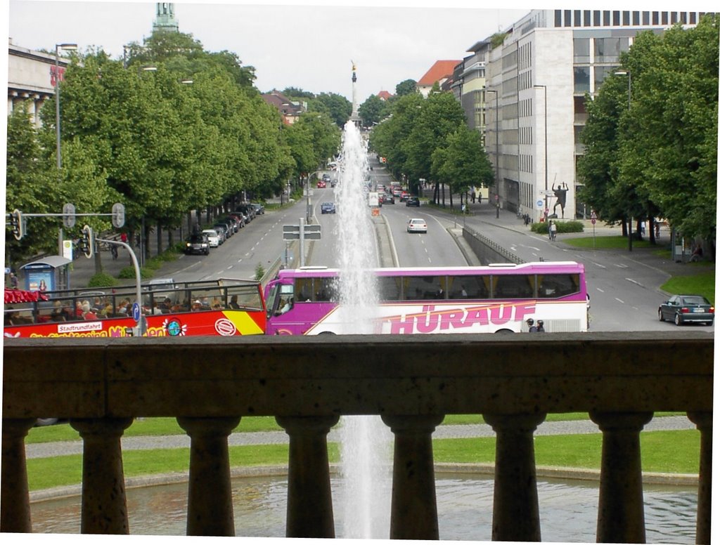 Prinzregentenstrasse vom Prinz-Carl-Palais by LorenzIn