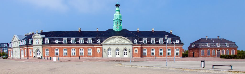 Korsør Stationsbygning by Finn Lyngesen