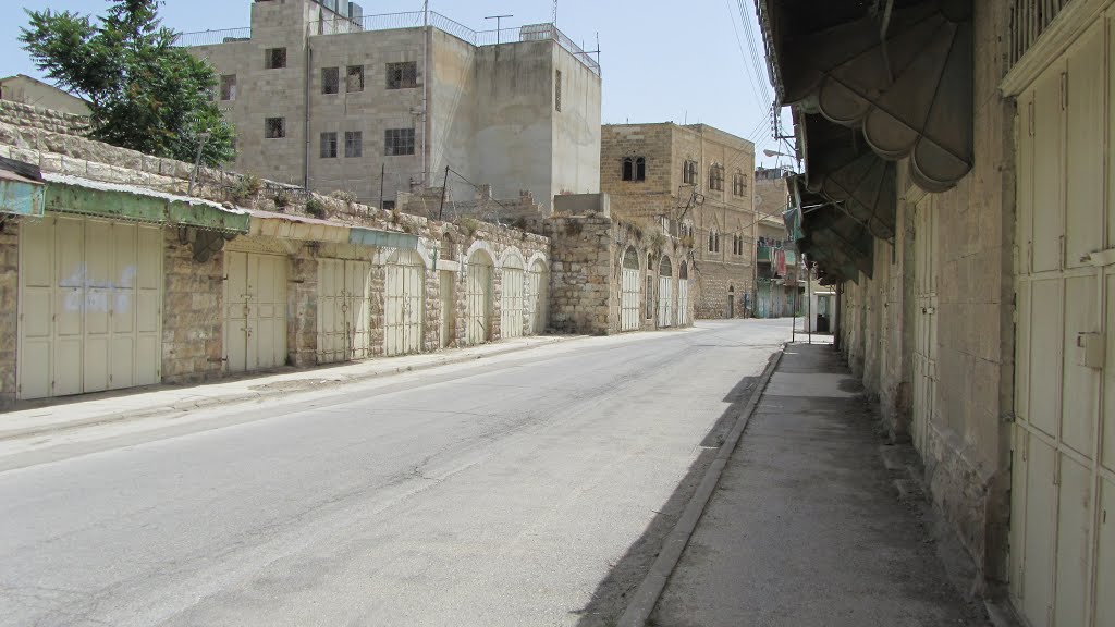 Hebron, Israel by Jaim Uruna