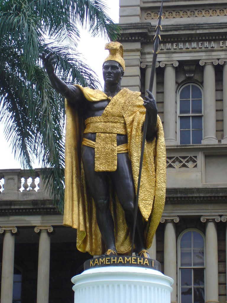 King Kamehamehai and Ioloni Palace by Robert Droke