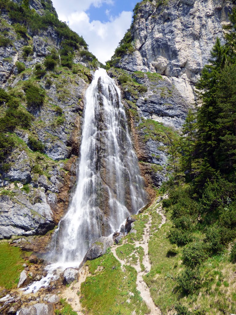 Der Dalfazer Wasserfall by Karl Eidenschink