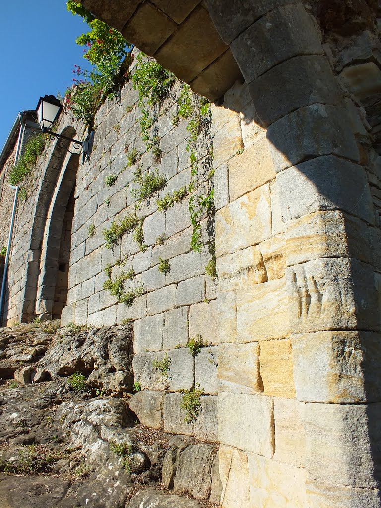 Porte Narbonnaise à Capdenac-le-Haut (bourg) by Yann LESELLIER