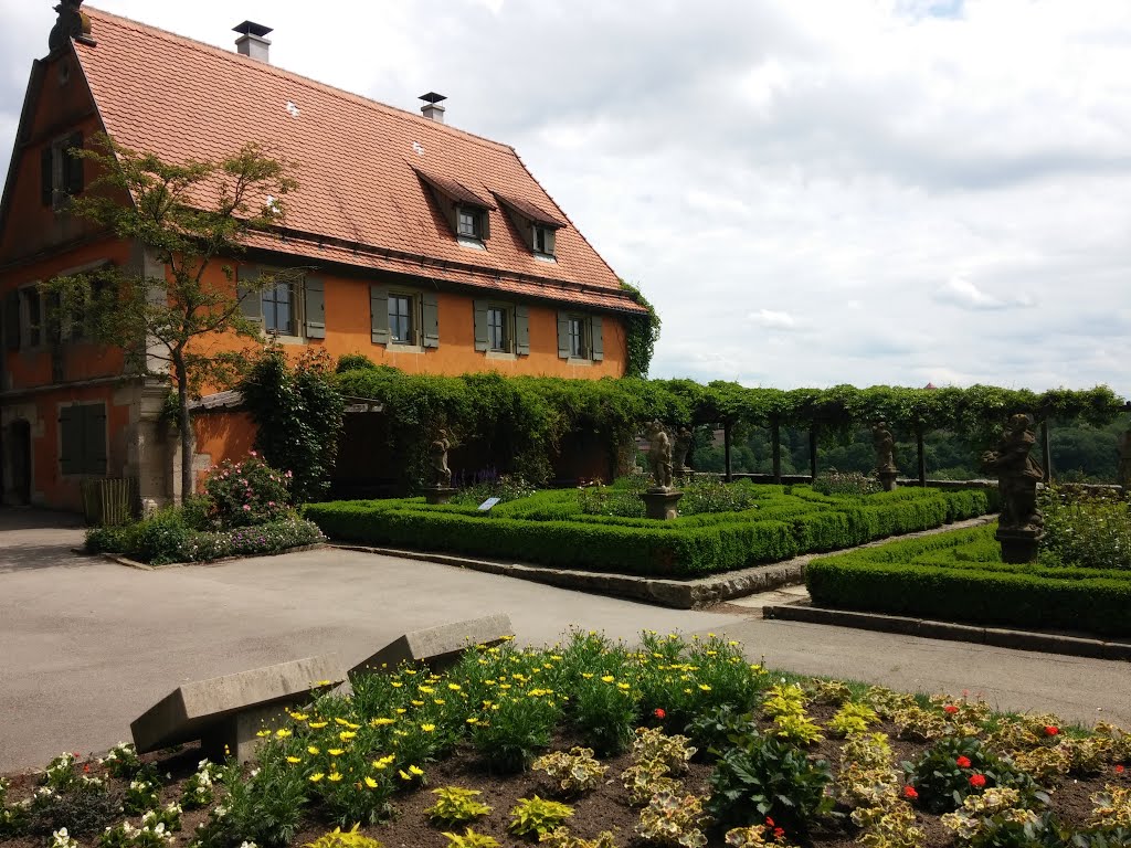 Rothenburg o.d. Tauber - Burggarten by Volker Steiger