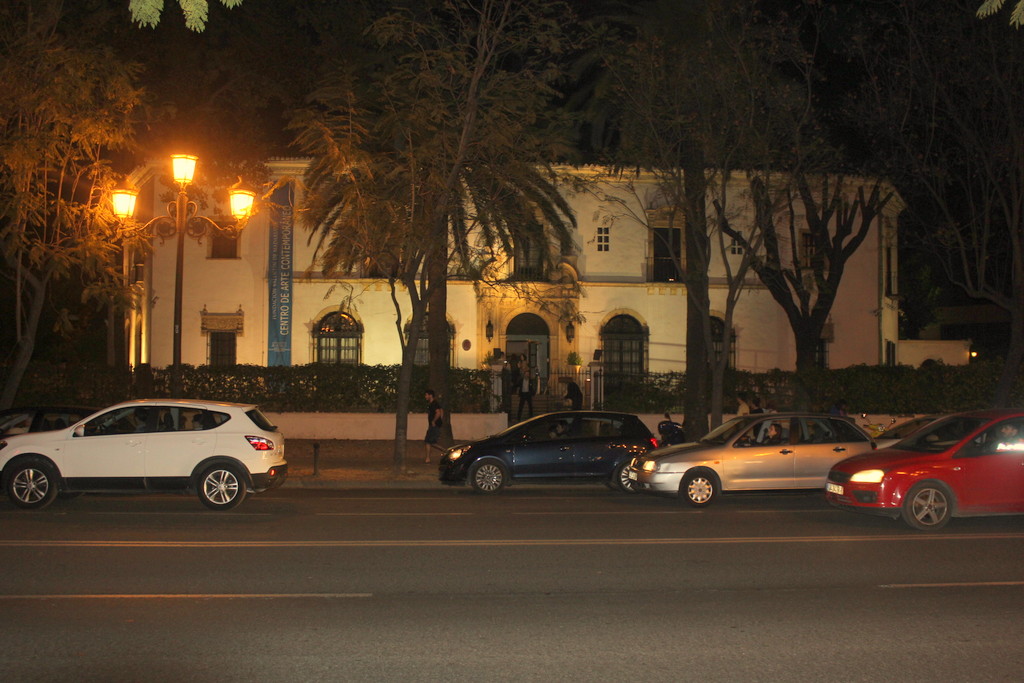 SEVILLA (ANDALUCÍA) FUNDACIÓN VALENTÍN DE MADARIAGA Y OYA, FACHADA A LA AVENIDA DE MARÍA LUISA by JOSE LUIS OROÑEZ