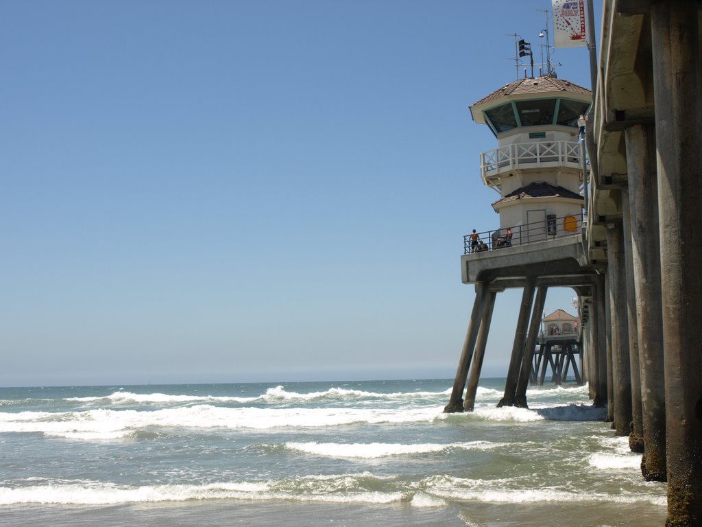 Huntington Beach Pier by Terry Ballard